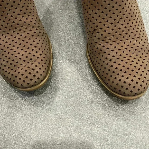 [US9.5]Lucky Brand  Basel Ankle Boots - Picture 6 of 10